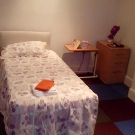 Carer 4 You Residential Home Upholland Экстерьер фото