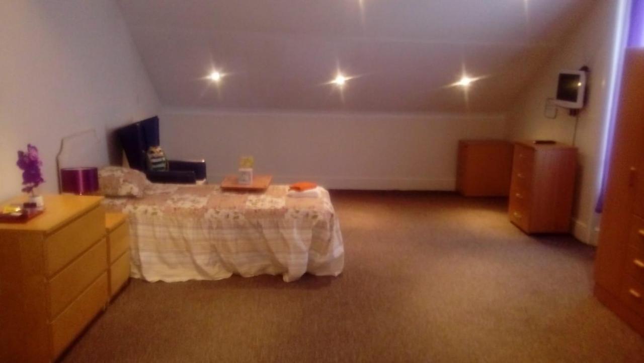 Carer 4 You Residential Home Upholland Экстерьер фото
