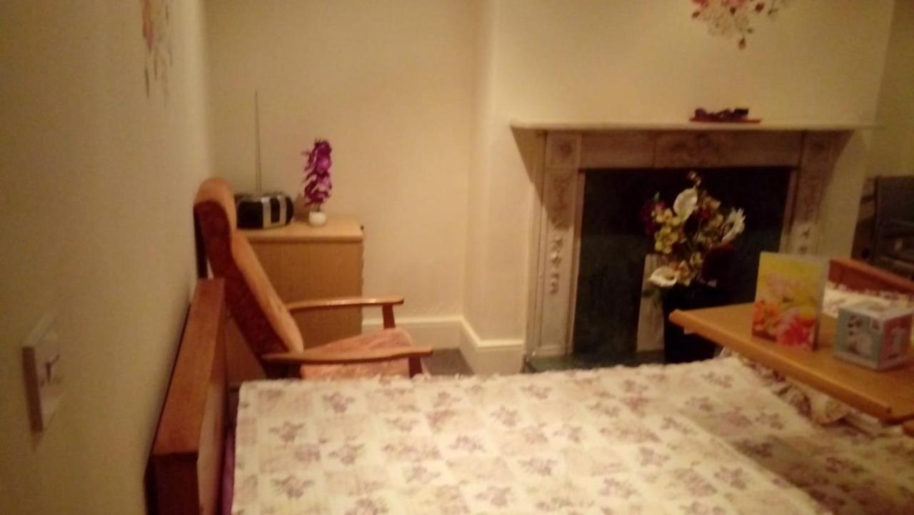 Carer 4 You Residential Home Upholland Экстерьер фото